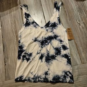 NWT american eagle tank top. Tie dye blue color